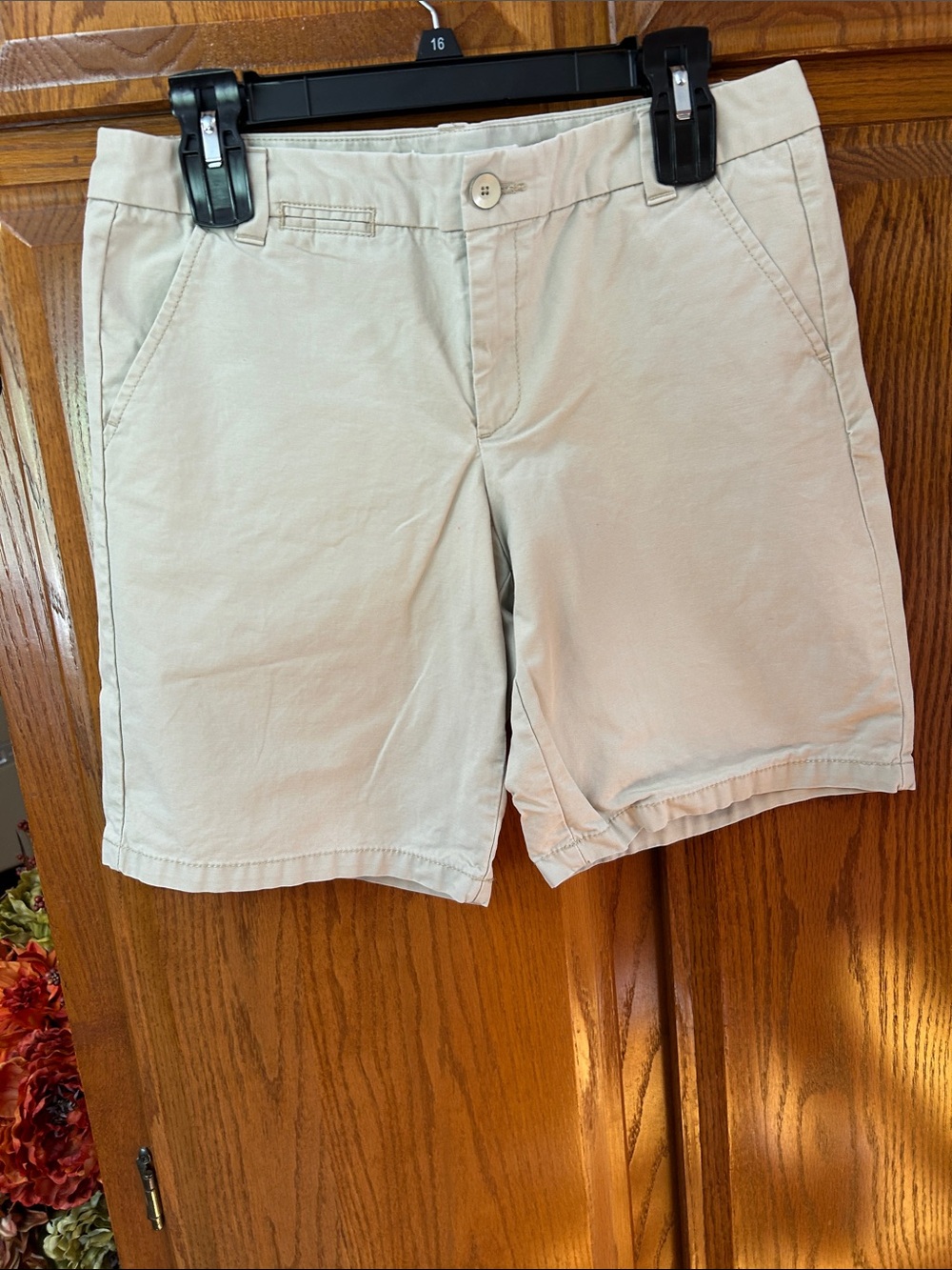 GAP Women's Beige Chino Shorts
